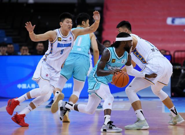 赛程表-CBA俱乐部杯呈现两级格局 外援&amp;年轻人唱主角
