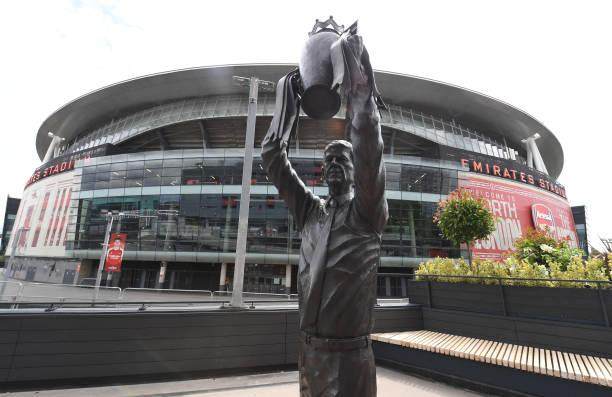 注册下载-温格捧杯铜像揭幕！“无敌舰队”唤起枪手光辉岁月