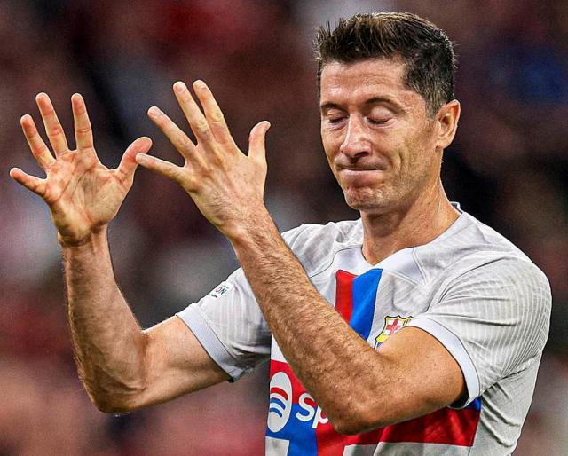 篮球投注-莱万重返安联败兴而去，世一锋为何变身吐饼狂魔？