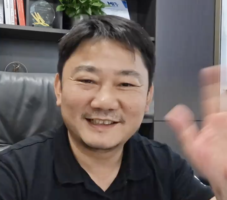 赛程表-惺惺相惜！张雪：喝高了后给东来哥刷3万礼物 之前不信他的自由爱